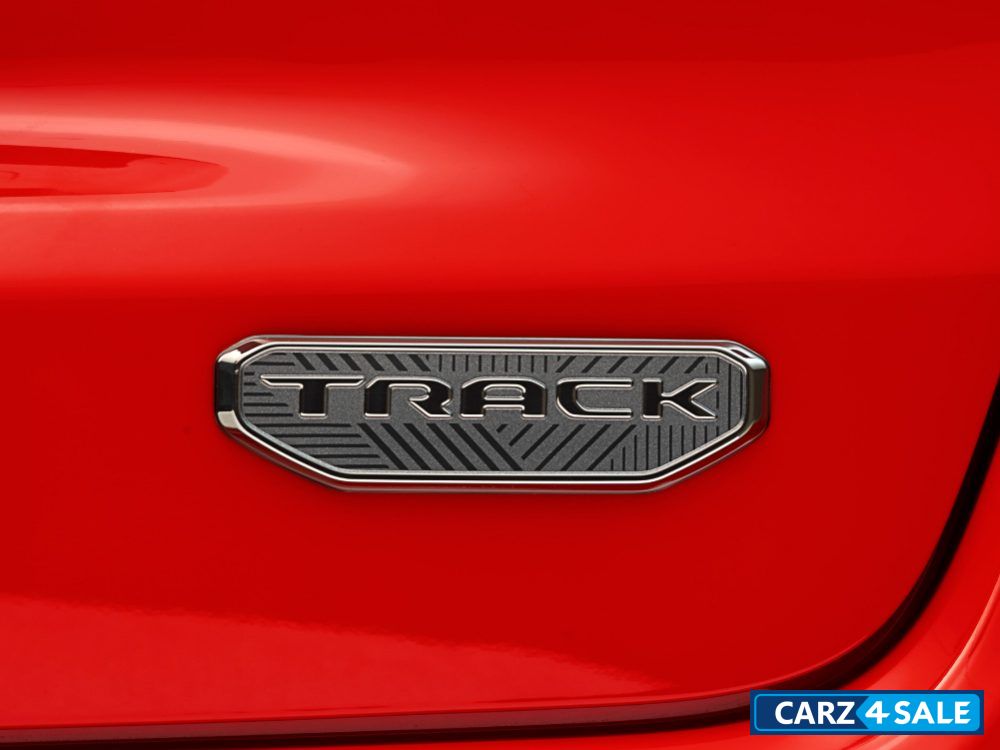 Jeep Compass Track Edition 4x4 Diesel 9AT Exclusive Track Edition Badge