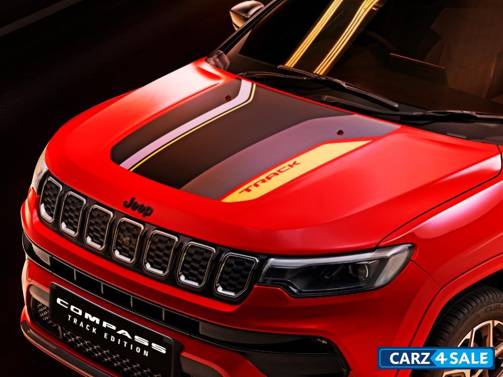 Jeep Compass Track Edition 4x4 Diesel 9AT Distinct Track-Inspired Livery