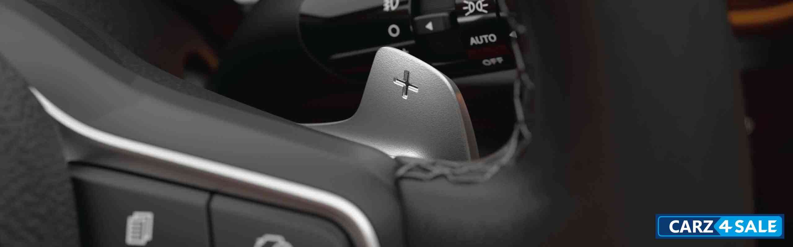 Kia Carnival Limousine Plus Diesel AT Paddle Shifter