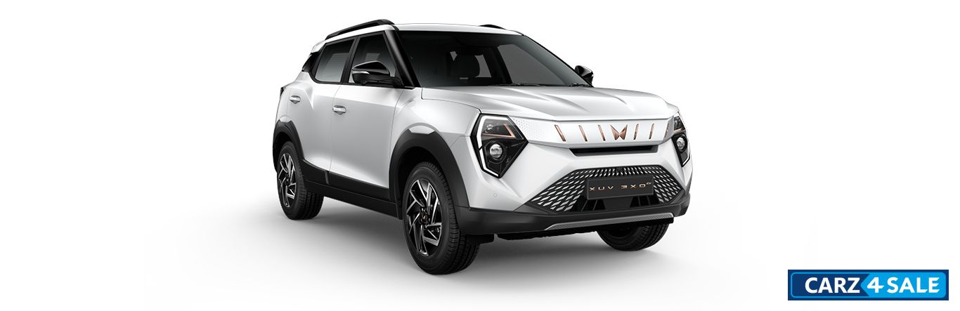 Mahindra XUV 3XO EV Everest White