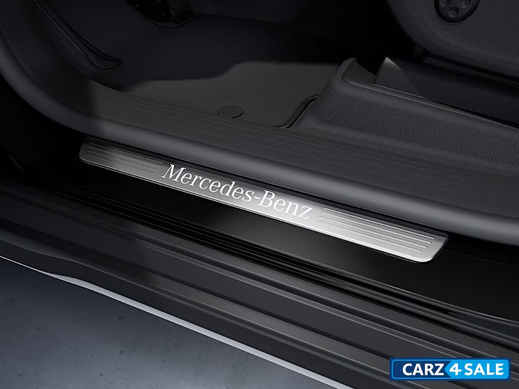 Mercedes-Benz GLS 400d 4MATIC - Illuminated door sills