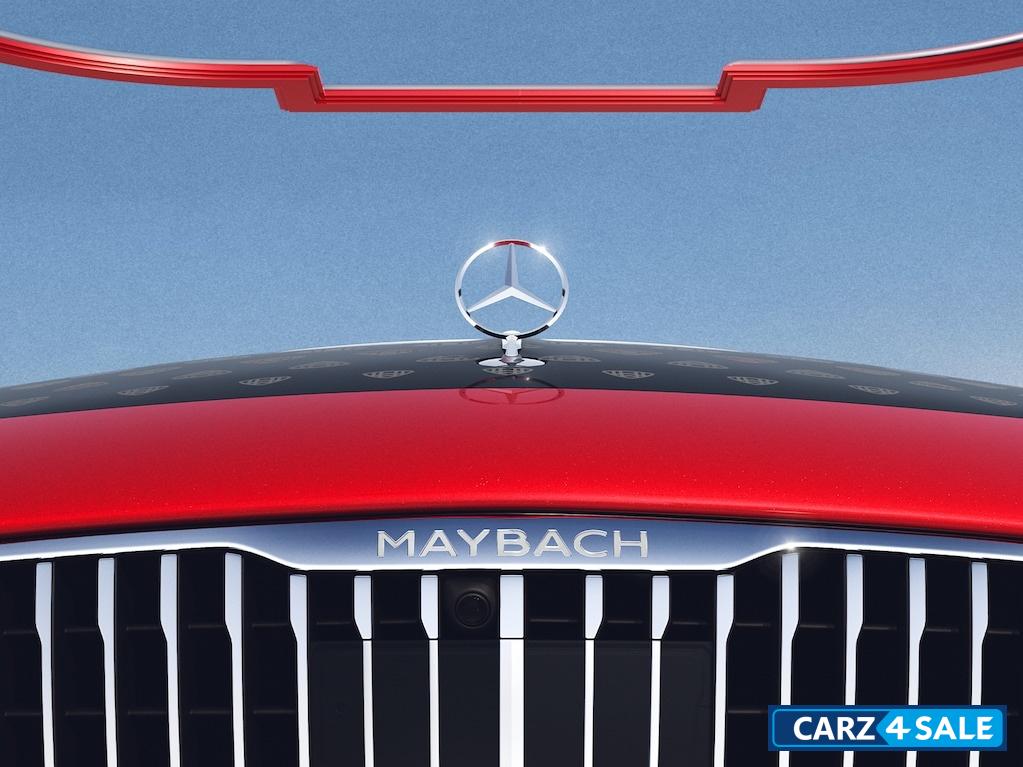 Mercedes-Benz Maybach SL 680 Monogram Series Standing star