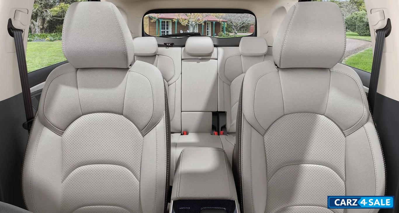 MG Hector 2026 DUAL TONE ICE GREY INTERIORS (5 SEATER)