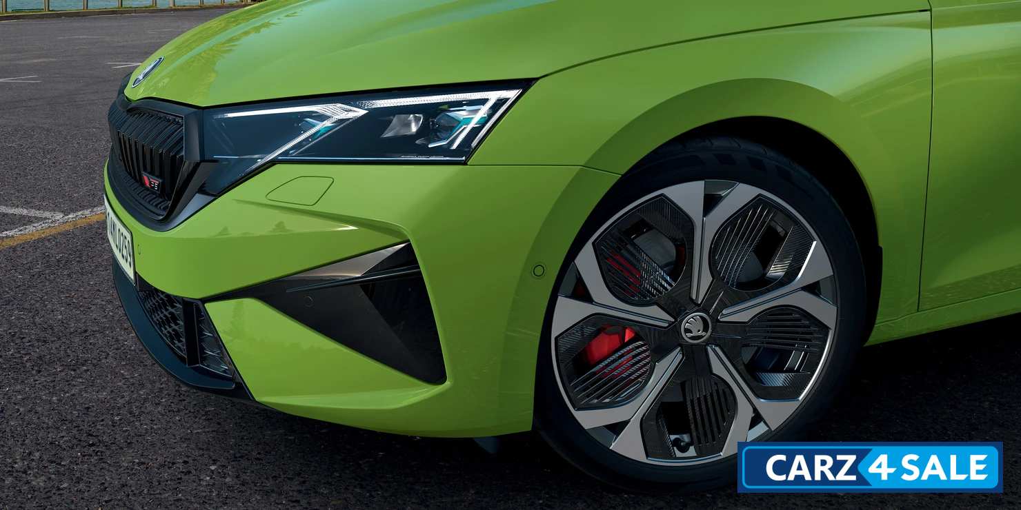 Skoda Octavia vRS Full LED Matrix headlights with AFS (adaptive front light system) and DRLs