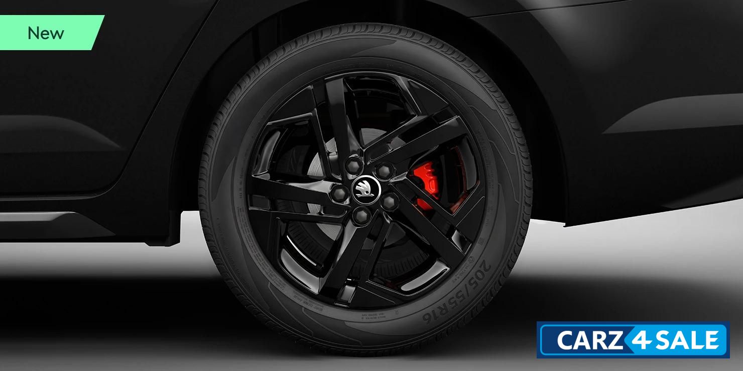 Skoda Slavia 2026 16-inch alloy wheels paired with sporty red brake calipers