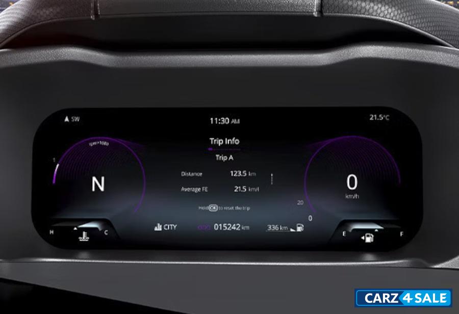 Tata Altroz 2025 Ultra View 26.03cm HD Digital Cluster