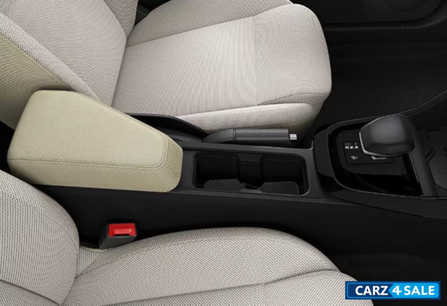 Tata Altroz 2025 CentraLuxe Console