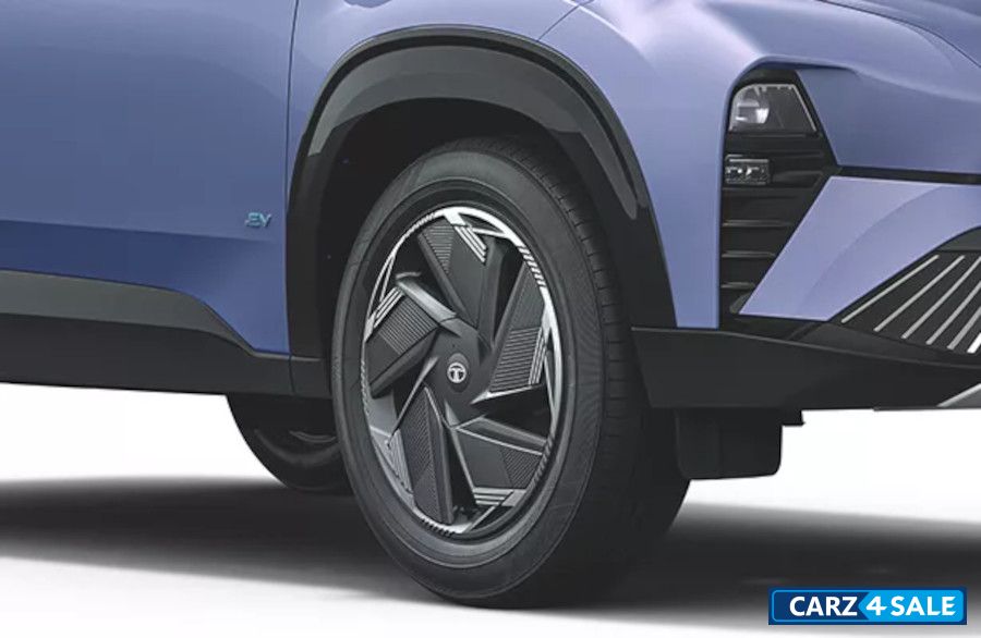 Tata Curvv EV R18 alloy wheels with Aero Inserts