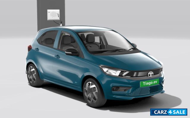 Tata Tiago EV XT Medium Range 2025