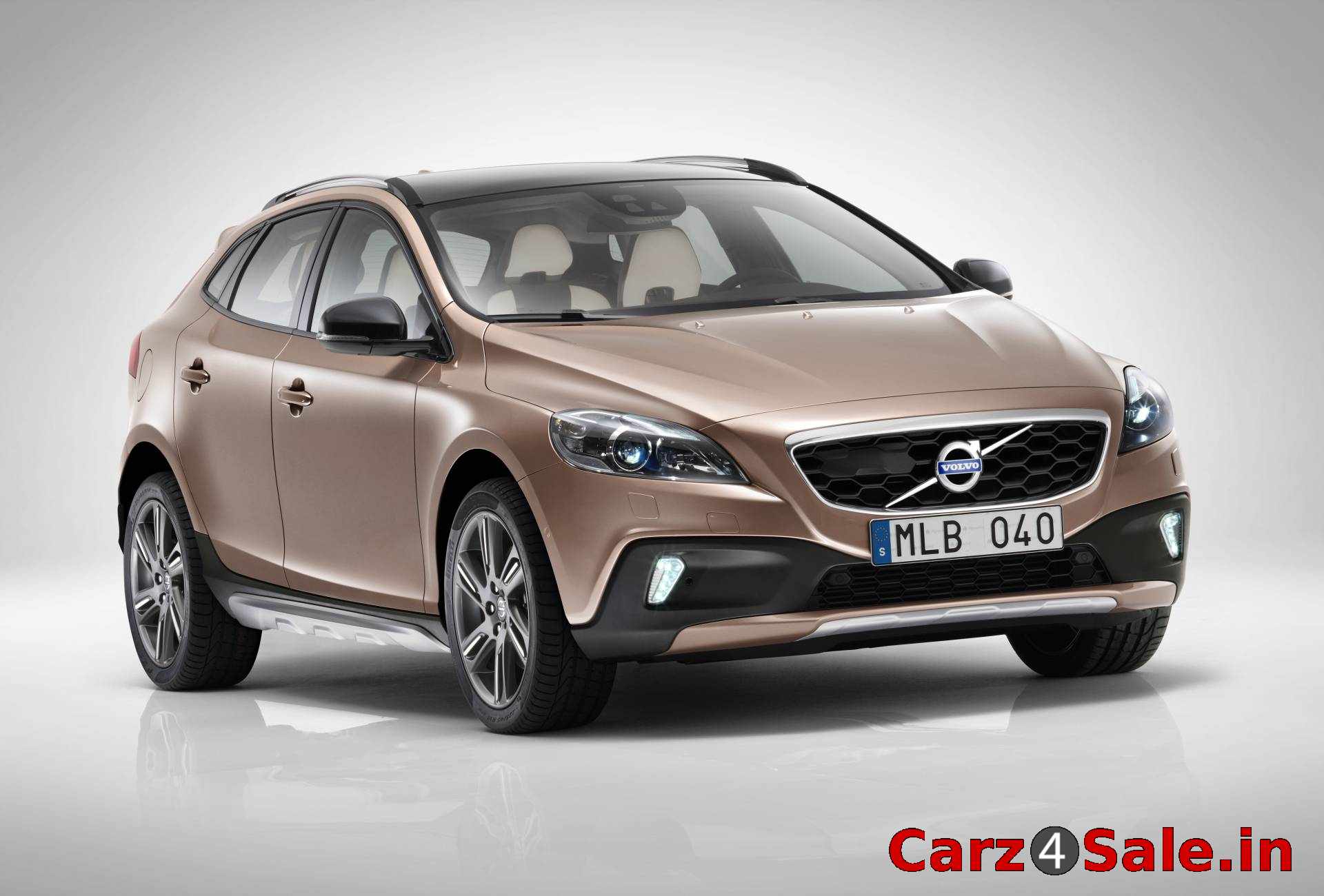 2013-volvo-v40-cross-country-1