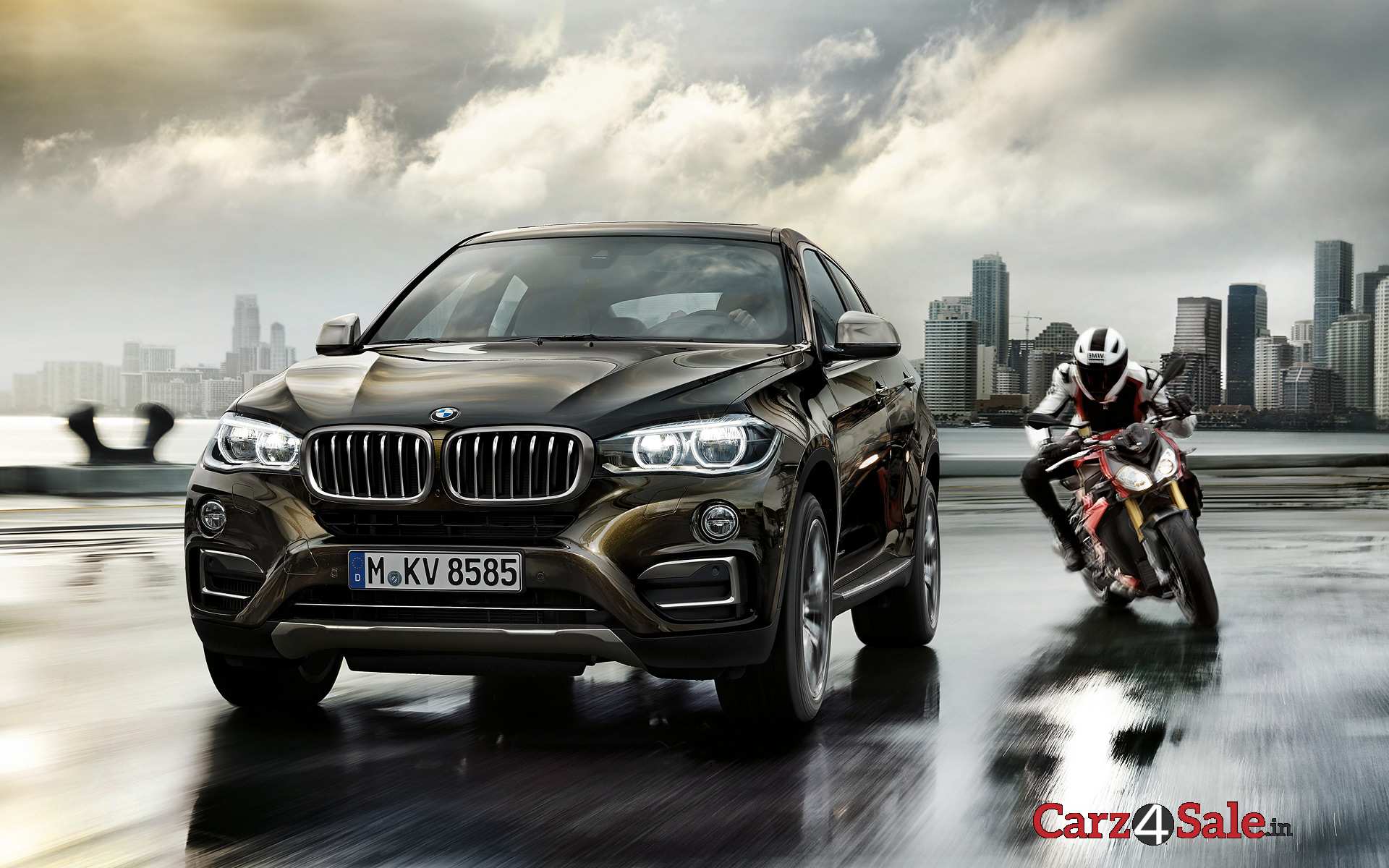 2015 Bmw X6 Front Right Angle