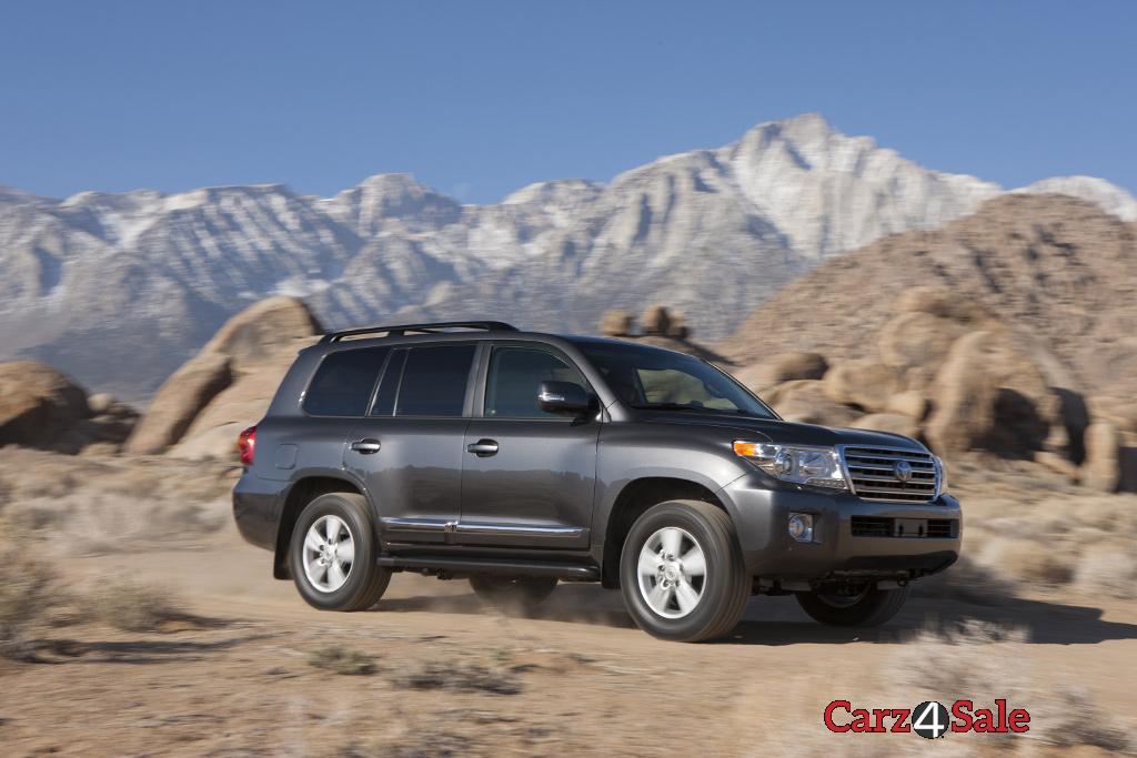 2015 Toyota Land Cruiser Front Side Right Angle