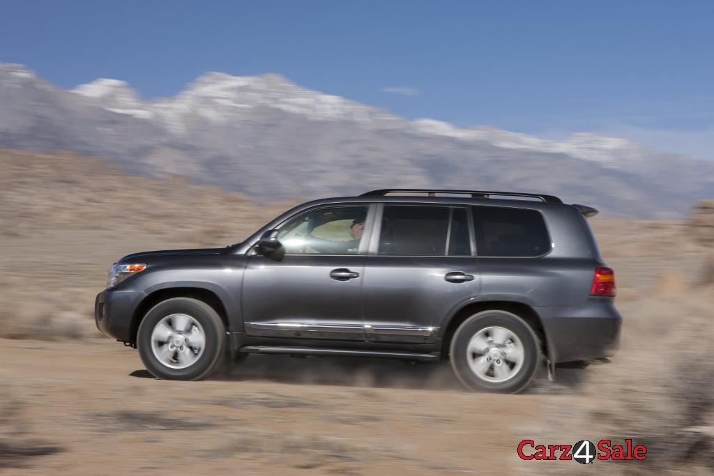 2015 Toyota Land Cruiser Side Left View