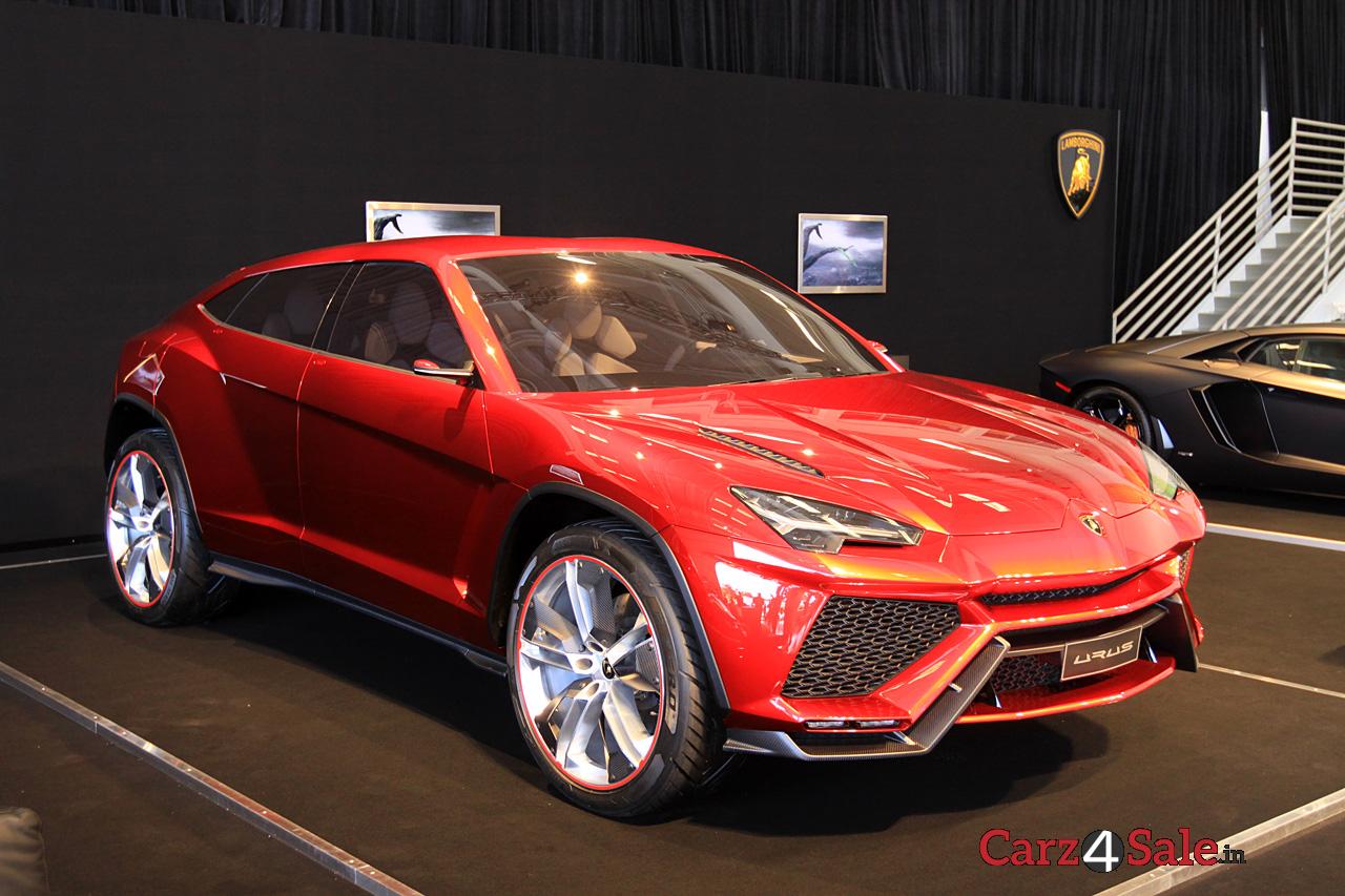 Lamborghini Urus Side